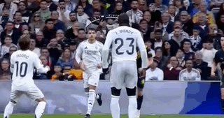 1740333206043016382.gif