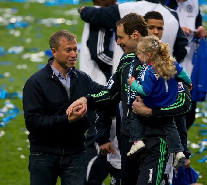 开云真人-切赫称阿布从不现身更衣室，尊重教练权威|彼得·切赫|比赛日|老板_新浪体育_新浪新闻